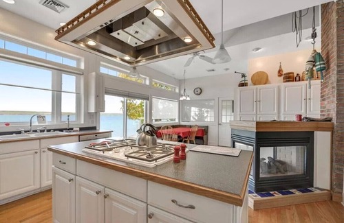 Romulus Casa | Newly Renovated East Shore Lakeside Ranch, Private Beach, Hot Tub, Boat Launch