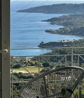 Mousata Casa | Newly Renovated Endless view Dimitra's House
