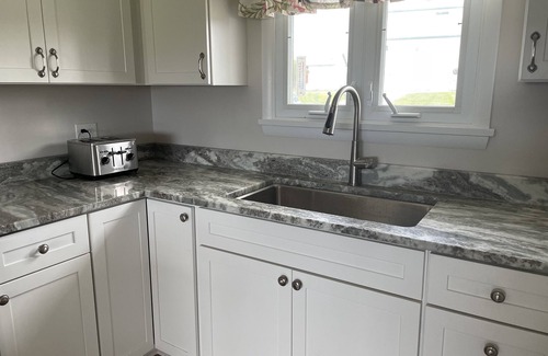 Romulus Otro | Newly Renovated Farmhouse Finger Lakes
