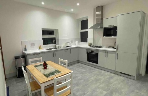 Ashtead Apartamento | Newly renovated flat in Ahstead