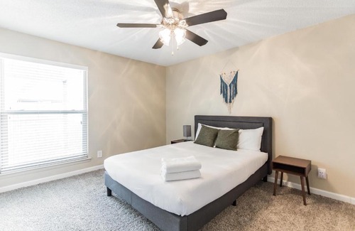 Midland Apartamento | Newly Renovated Flat in the Heart of Midland!