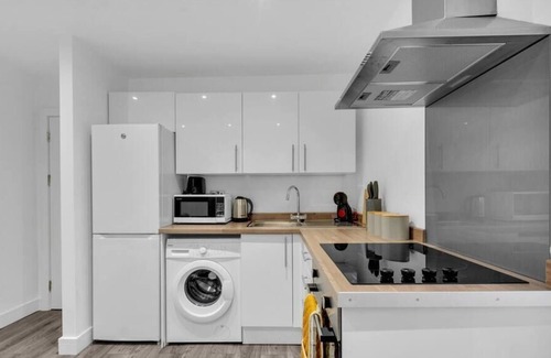 Croham Apartamento | Newly Renovated: Contemporary Haven w/ Outdoor
