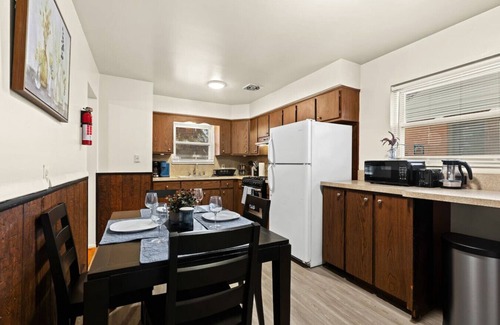 Lincoln Park Casa | Newly Renovated GEM Work Crews Welcome