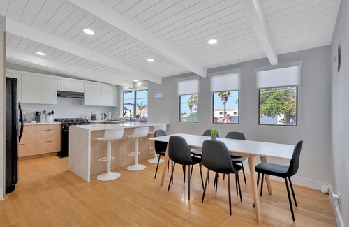 San Onofre Casa | Newly Renovated House - Hot Tub - eBikes - Fire Pit - Surfboards
