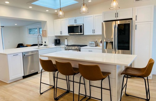 Hingham Casa | Newly renovated home on Lake Michigan - heated pool- Ozaukee County