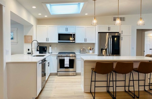 Hingham Casa | Newly renovated home on Lake Michigan - heated pool- Ozaukee County