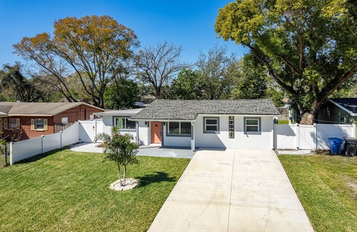 Bearss Plaza Casa | Newly renovated home in Tampa short distance from amazing entertainment and food