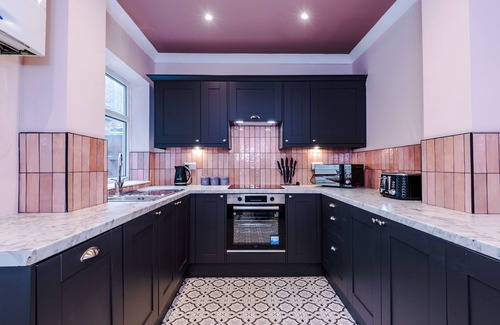 Salford Casa | Newly Renovated home-Manchester