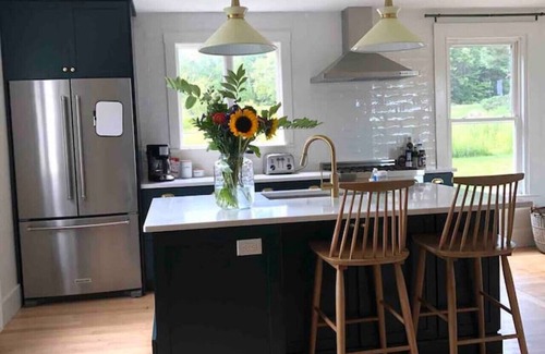 Union Otro | Newly renovated home on historical Waterfront farm