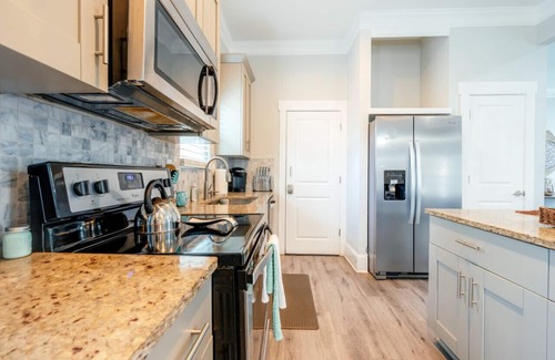 Pittsburgh Casa | Newly Renovated Home with Private Yard, Desk, WiFi, Near Downtown!