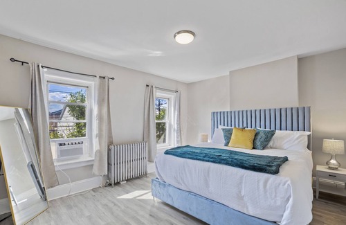 Trenton Casa | Newly Renovated House in Trenton near Sesame Place, Six Flags & High Speed Wifi