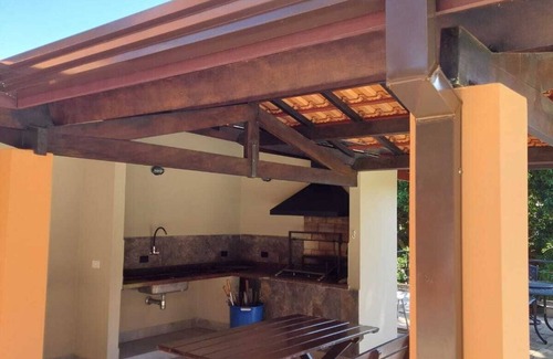 Retiro das Fontes Cabaña | Newly renovated house! Wonderful location!