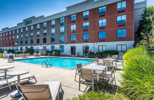 Exton Casa | Newly Renovated IHG Hotel with Free Hot Breakfast!
