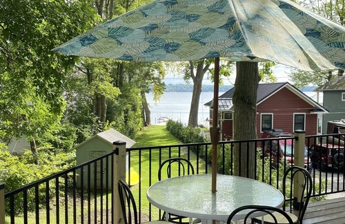 Auburn Cabaña | Newly Renovated Lake Cottage - available for the very first season!