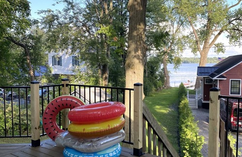 Auburn Cabaña | Newly Renovated Lake Cottage - available for the very first season!