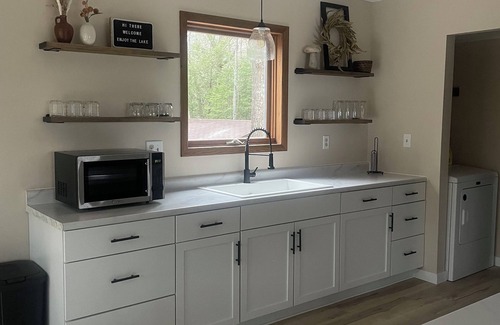 Laona Casa | Newly renovated lake house! Located on Silver Lake!