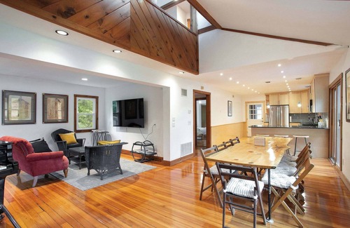 Lenox Dale Casa | Newly Renovated Lakefront Haven In Lenox