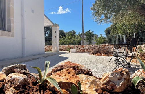Ostuni Cabaña | Newly renovated Lamia surrounded by olive trees and Mediterranean vegetation