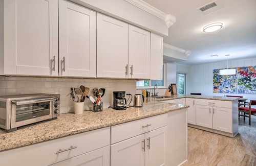 Briarwood Cabaña | Newly Renovated Little Rock Escape w/ Yard!
