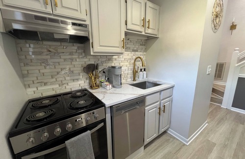 Montville Condominio | Newly Renovated Loft Villa at Norwich Spa, minutes to Mohegan Sun