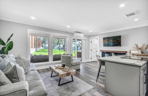 Granite Shoals Condominio | Newly renovated luxurious Lake View Getaway