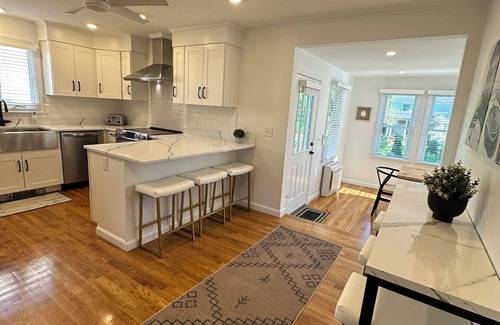 Fifth Ward Casa | Newly renovated luxury 2-bedroom house. Walk to EVERYTHING!