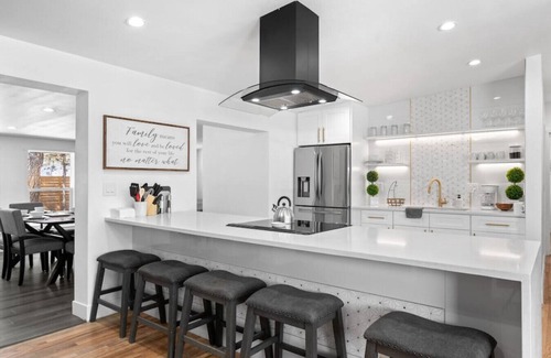 Alta Vista Area Casa | Newly Renovated Mid-Mod Home near Olde Town Arvada