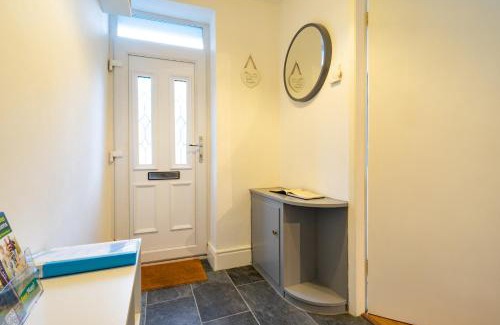 Porthmadog Casa | Newly-renovated, mid-terrace cottage in Porthmadog