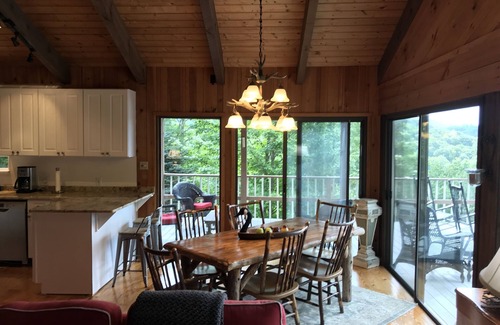 Glenville Casa | Recientemente renovado, que admite mascotas, Lakeview Home en Beautiful Cashiers NC