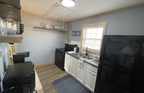 Albany Cabina | Newly renovated near Rowena, Grider and Wolf Creek Dam