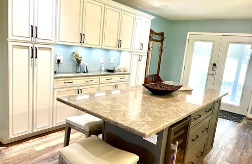 Dandridge Casa | Nuevo en VRBO - Recién renovado Dockable LAKEFRONT Home para 2019