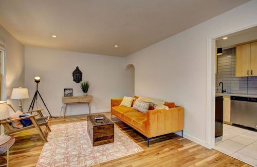 North End Casa | Newly Renovated North End Bungalow w/Parking