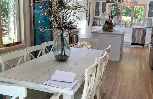 North Sea Casa | Newly Renovated Oasis + HotTub! Southampton/Sag steps to Beach/Tennis/Pickleball