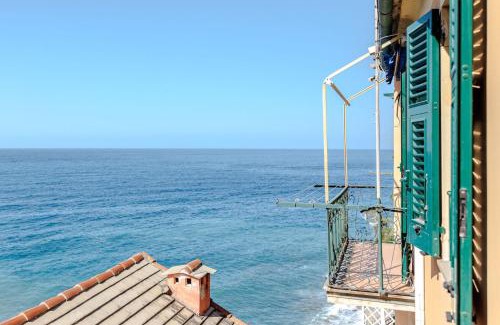 Sori Apartamento | Newly Renovated Ocean View Flat