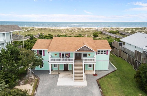 The Point Casa | Newly Renovated! Private Single Family Beachfront Home w/ Pool on The Point