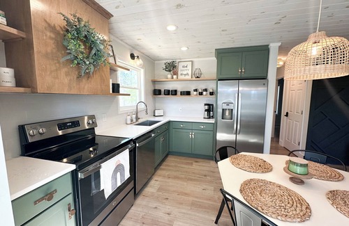 Dahlonega Casa | Newly renovated Ridgeway Stay - Less than 10 mins to downtown Dahlonega!