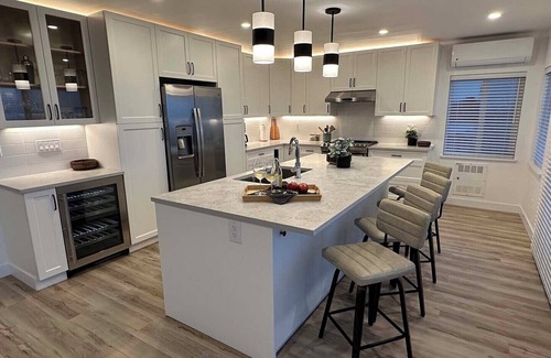 Powell River Apartamento | Newly Renovated. Spectacular ocean view with gourmet kitchen.