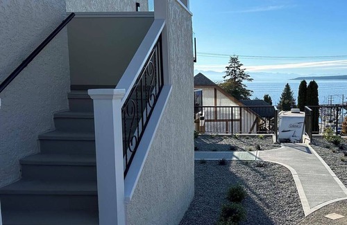 Powell River Apartamento | Newly Renovated. Spectacular ocean view with gourmet kitchen.