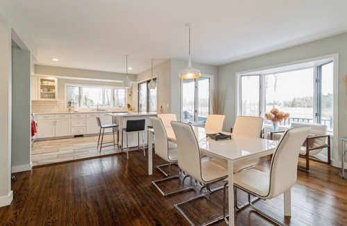 North Haven Casa | Casa recientemente renovada de Sag Harbor con hermosa vista a la bahía, piscina Gunite y bañera de hidromasaje