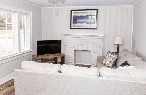 Boger City Casa | Newly Renovated Salem Road Ranch