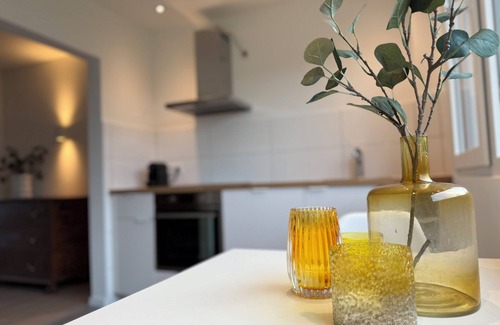 Haan Casa | Newly renovated semi-detached house with garage and garden