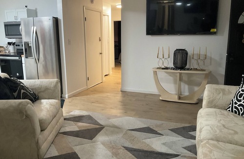 Still Pond Casa | Newly renovated single family home with attached guest suite