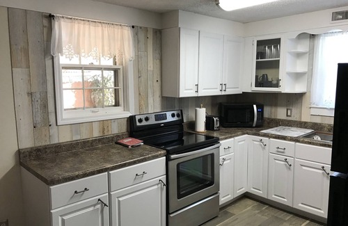 Alderson Casa | Recientemente renovado casa de campo solo cerca del río Greenbrier