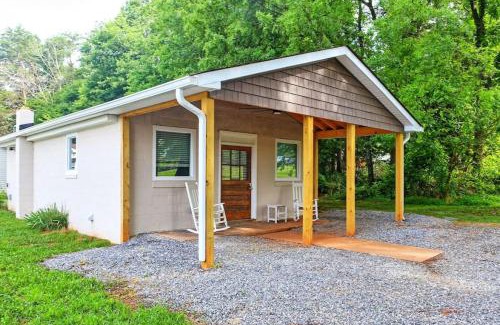 Maiden Casa | Newly Renovated Small Town Retreat
