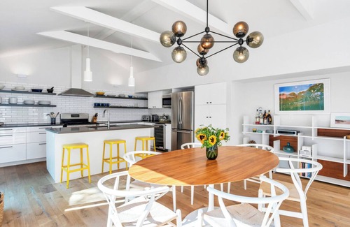 North Sea Casa | Newly-Renovated Southampton Cottage, Open Floor Plan, Great Room with...
