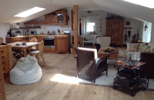 Grossgmain Apartamento | Recientemente renovado espacioso loft en una hermosa casa de Salzburgo