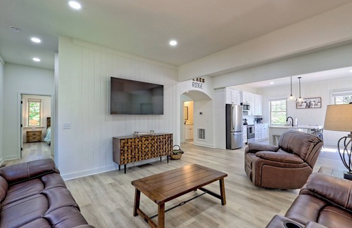 Clayton Casa | NEWLY RENOVATED! Peaks Ridge @ Downtown Clayton!