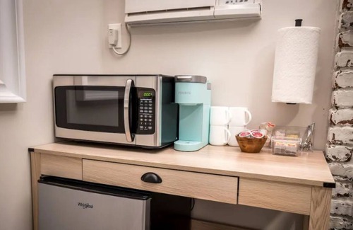 Deer Park Casa | Newly Renovated Studio with Private Entrance