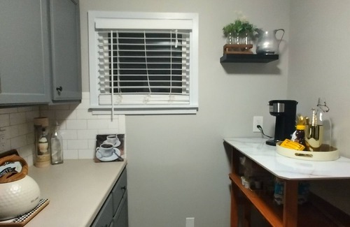 Kansas City Apartamento | Newly Renovated Stylish 3rd Floor Apartment 5 mins from Country Club Plaza