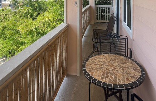 Nanakuli Casa | Newly renovated three bedroom with private lanai, A/C, WIFI, close to the beach